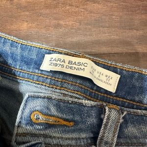 Zara jeans with pear detail size 0